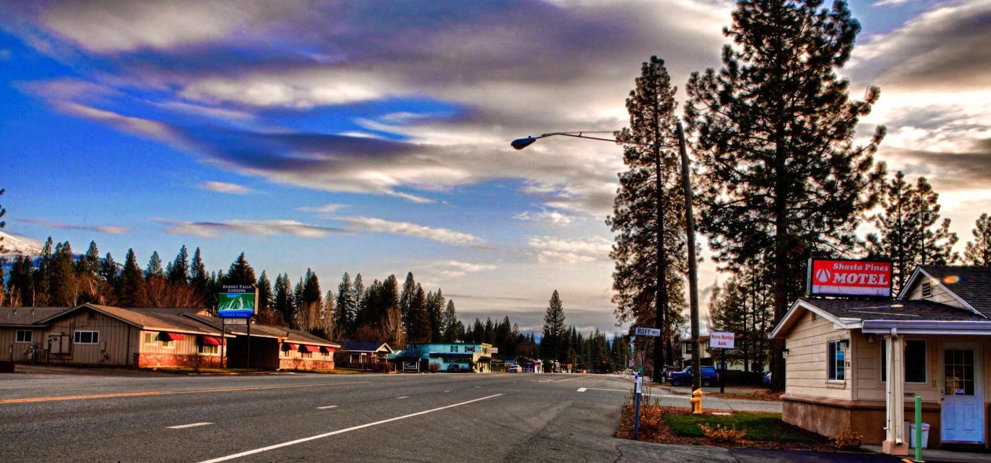 Shasta Pines Motel & Suites Burney Exterior photo